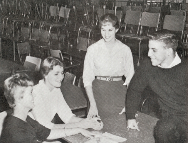 CLASS OFFICERS 1959-1960: Sue Stringfield, Secretary; Janie Ward, Treasurer; Ann Holsberry, President; Byron Bracewell, Vice President.  
